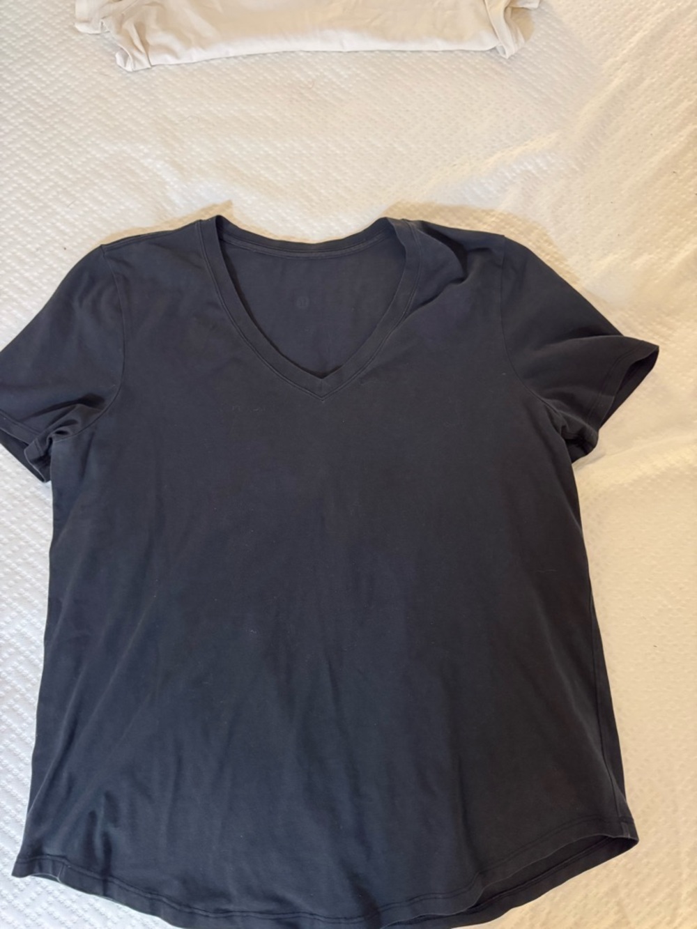 Lululemon Classic V-Neck Tee in Black
